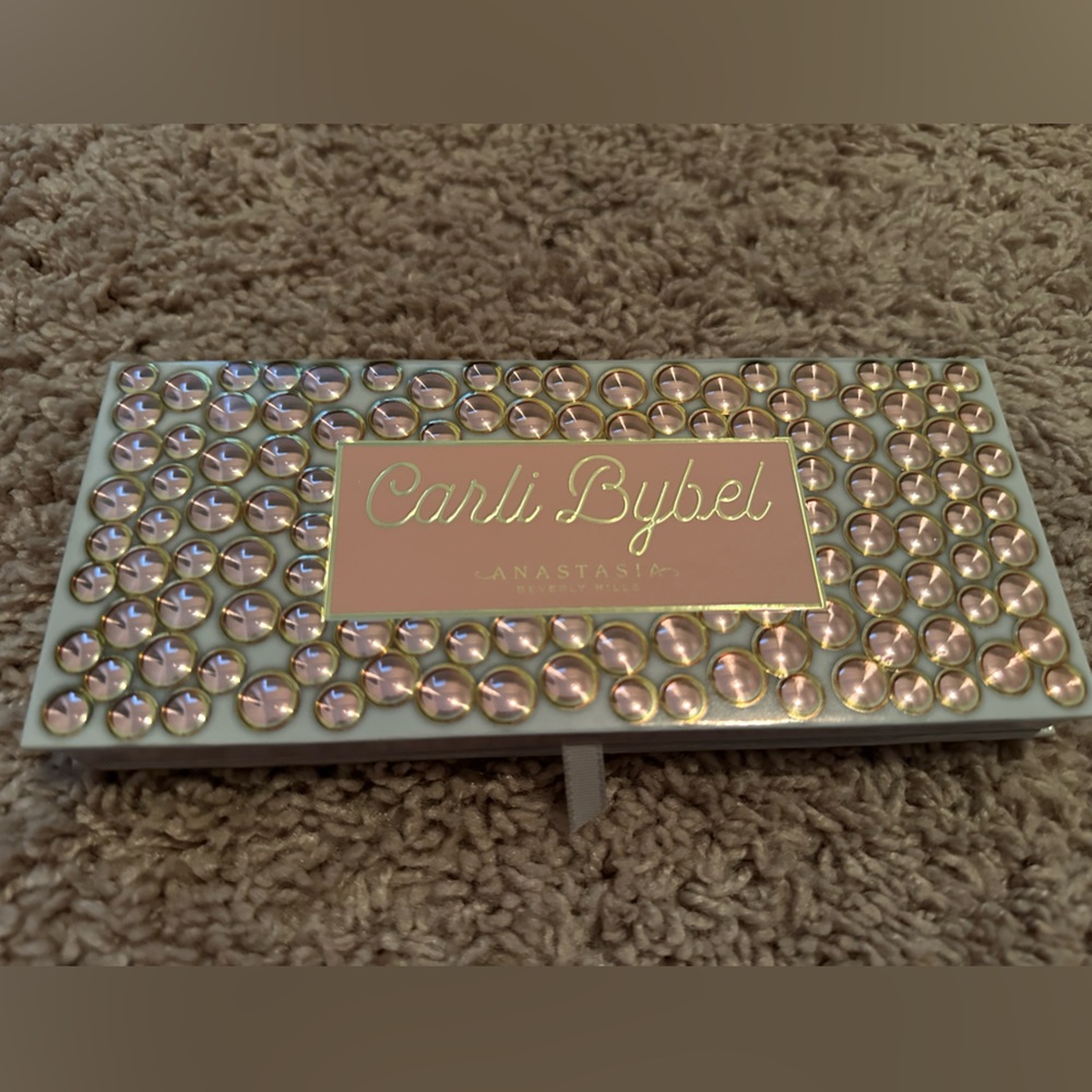 Anastasia BH eyeshadow palette